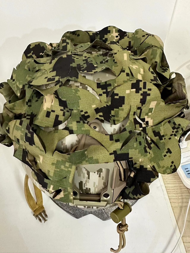 Outdoor AOR1/AOR2 Helmet Cover - đánh giá và giá Outdoor Adventure Magazines